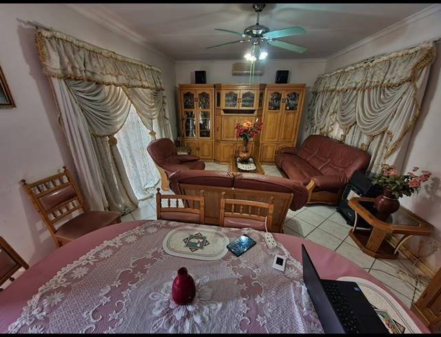 2 BEDROOM HOUSE FOR SALE IN THERESAPARK